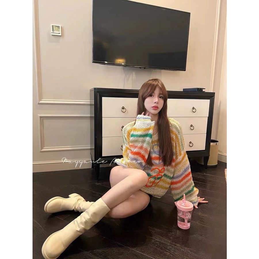Jiashucheng Áo Sweater Dệt Kim Dáng Rộng Mềm Khoét Lỗ Họa Tiết Sọc Cầu Vồng Phong Cách Lười Mùa Thu Cao Cấp K
