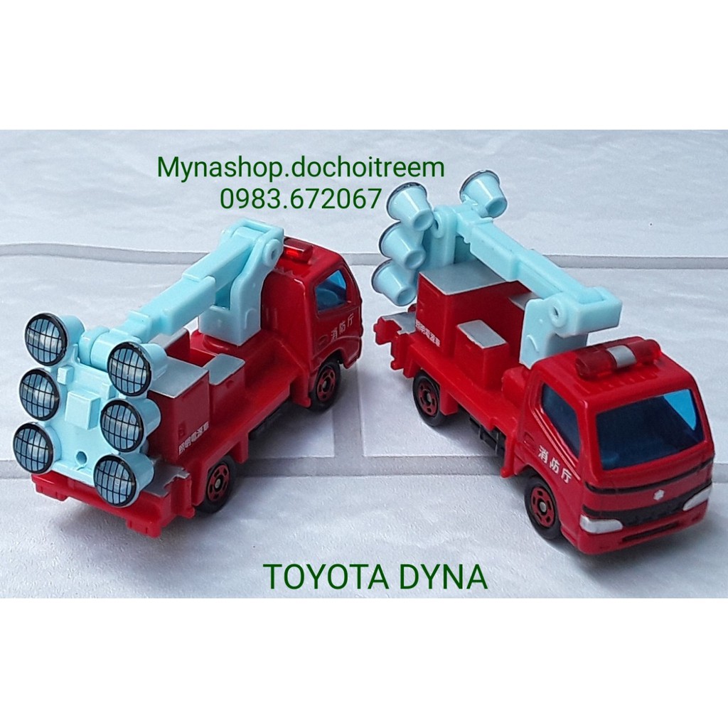 Xe mô hình tĩnh tomica không hộp - Toyota Dyna - xe cảnh sát đèn chiếu