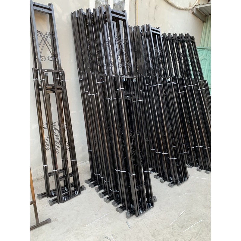 Kệ vuông 2 tầng sát tường. Giá treo quần áo 2 tầng