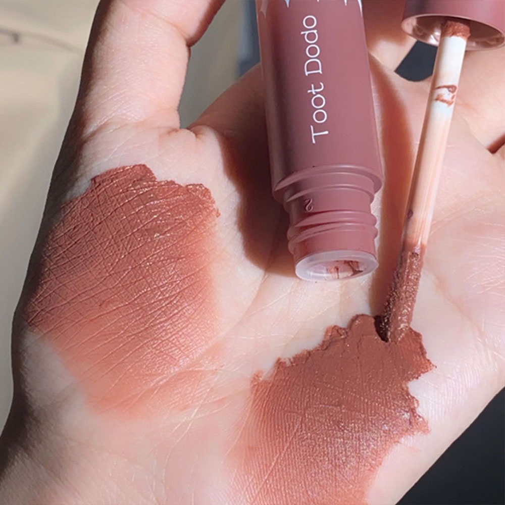 1 Son Môi Dạng Lỏng Chống Thấm Nước Không Dính Ly Mềm Mịn Chất Lượng Cao