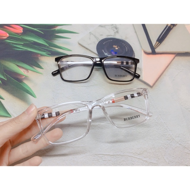 (Hàng mới về) Kính Trắng-Gọng cận Bbr chuẩn hịn-tặng kèm hộp đựng (ảnh tự chụp)