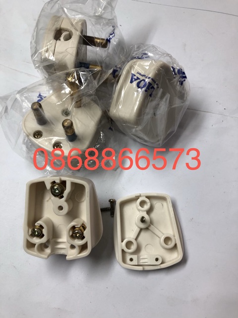 Phích cắm 3 chấu PUKR LiOA tiêu chuẩn Châu Âu kiểu Anh chân cắm tròn