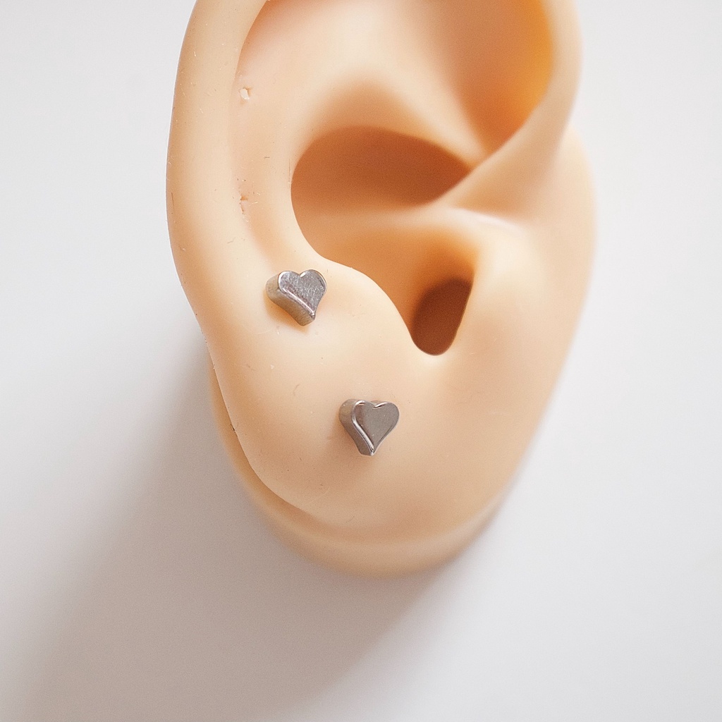 Khuyên Tai Titan Unisex Hình Trái Tim Bi Tròn Không Gỉ Sét Không Ngứa Bông Tai Julies Box 66