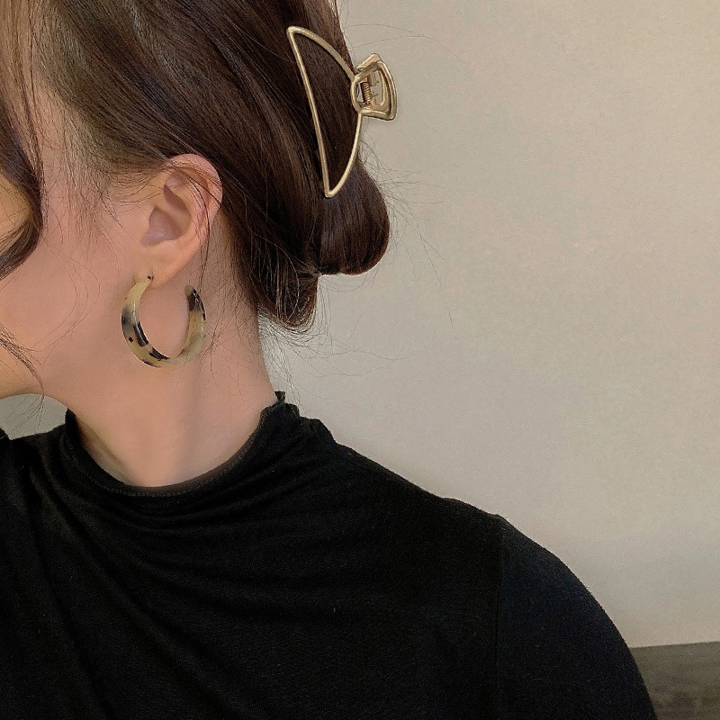 Bông tai hình tròn thiết kế Hàn Quốc cổ điển