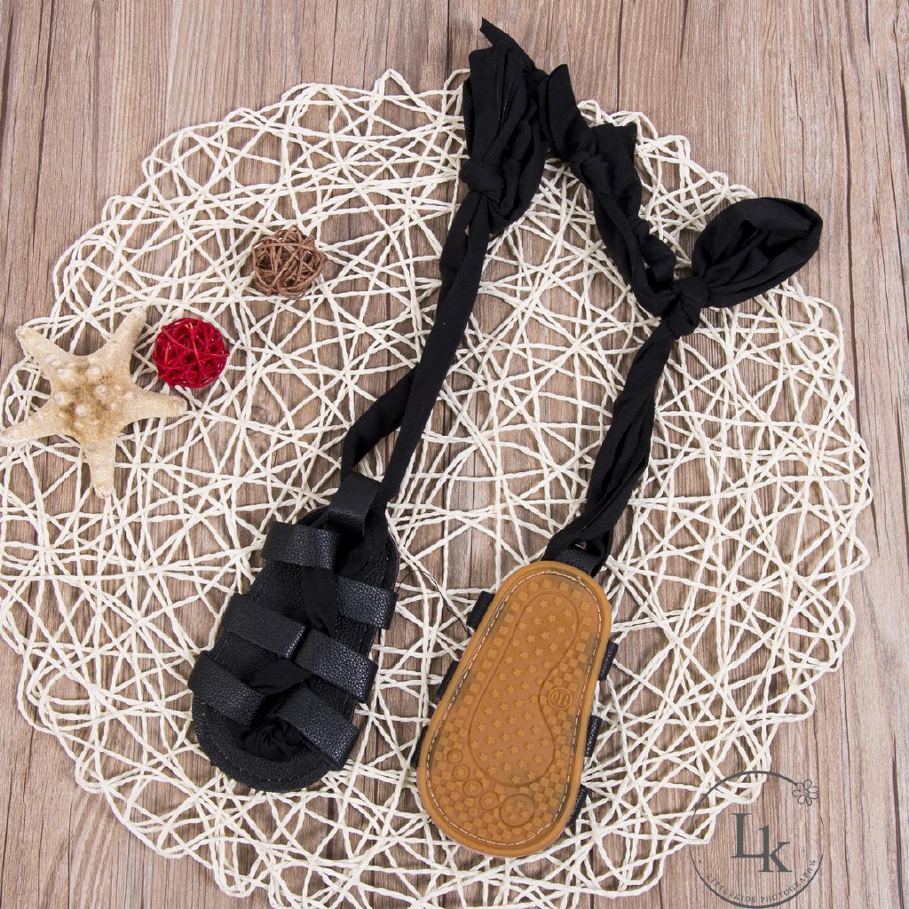 Giày sandal cột dây dễ thương và thời trang cho bé gái