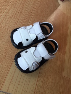 Sandal bé trai