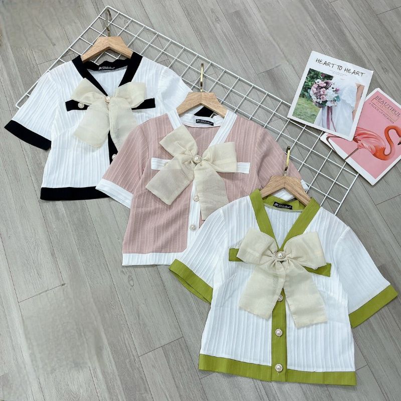 Áo phối màu nơ cổ