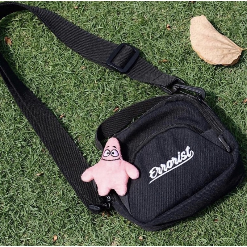 Túi ERRORIST pocket bag màu đen/trắng