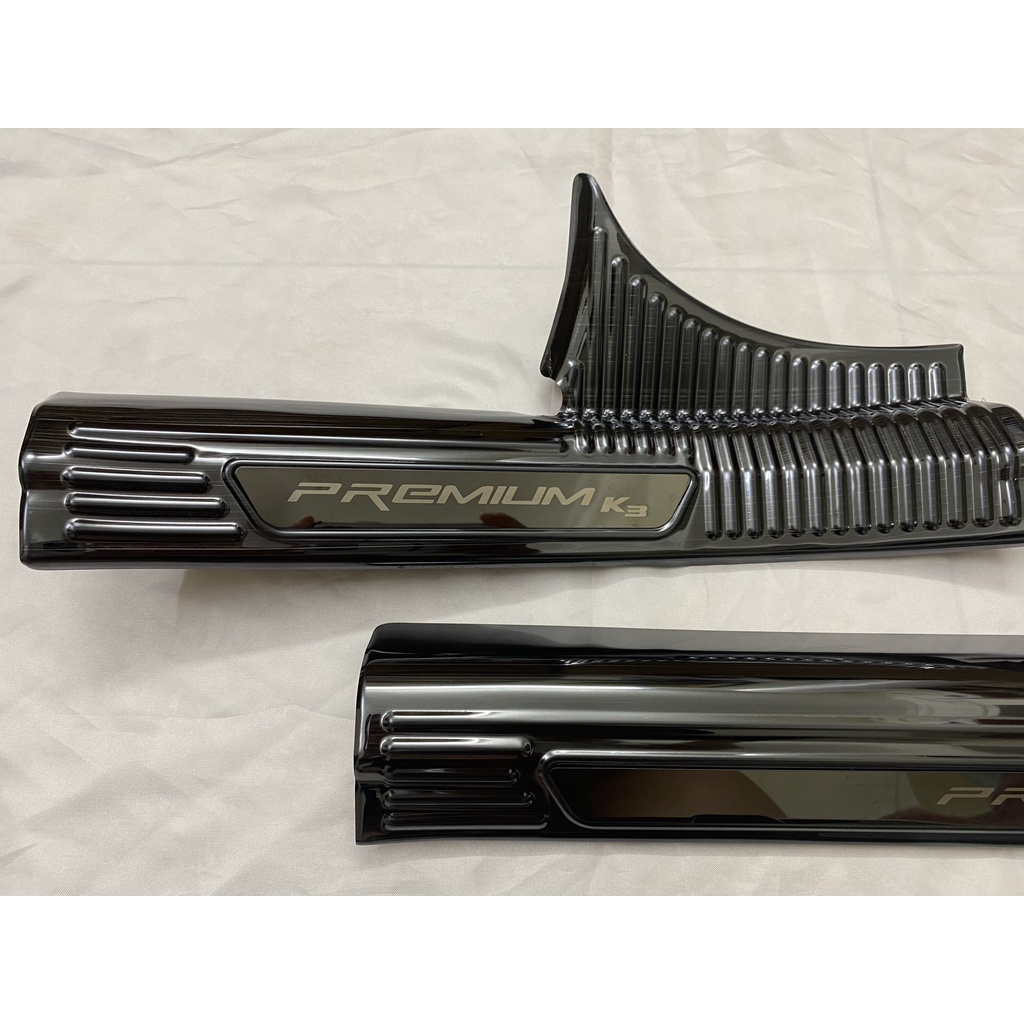 Ốp Bậc Cửa Cho Xe Kia K3 2021-2022 – Mẫu Titan-  tặng keo tăng dính