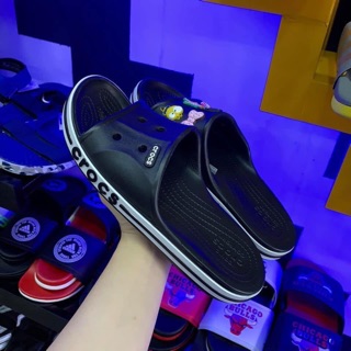 (ẢNH THẬT TẶNG 6 STICK) - DÉP SỤC CROC.S THẾ HỆ MỚI MÀU ĐEN