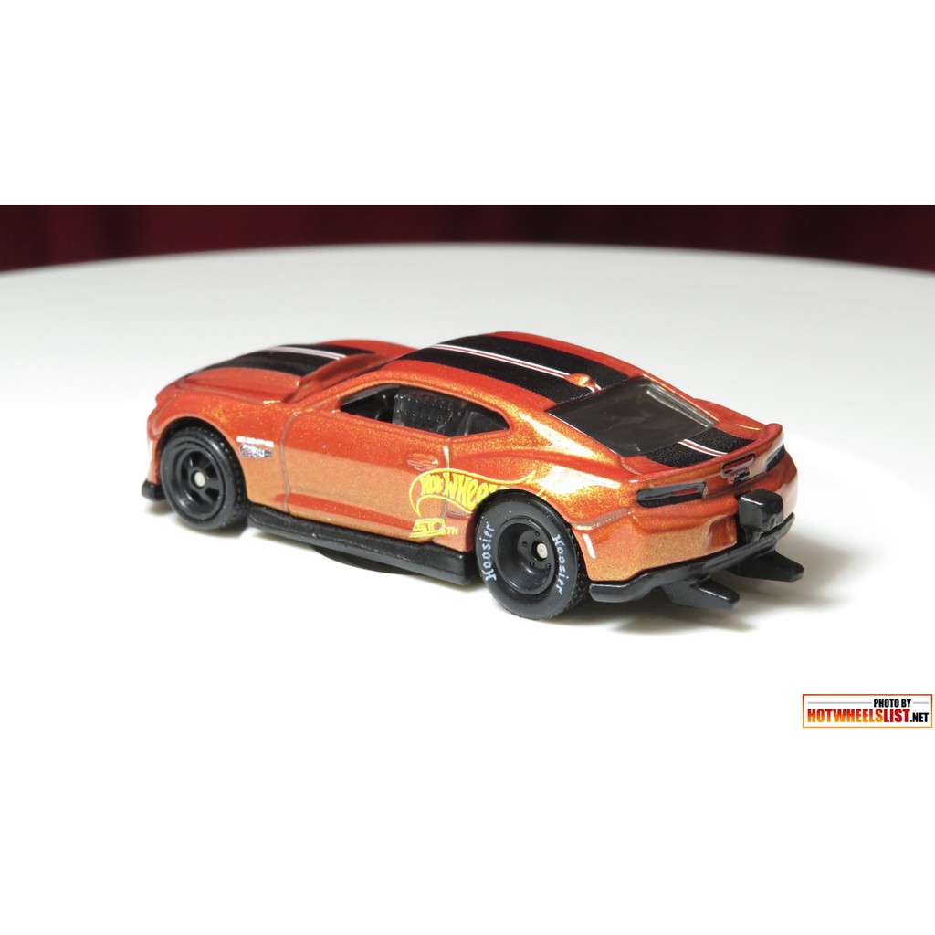 (Premium bánh cao su) Xe mô hình Hot Wheels 1/64 Boulevard 2018 COPO Camaro SS (new)