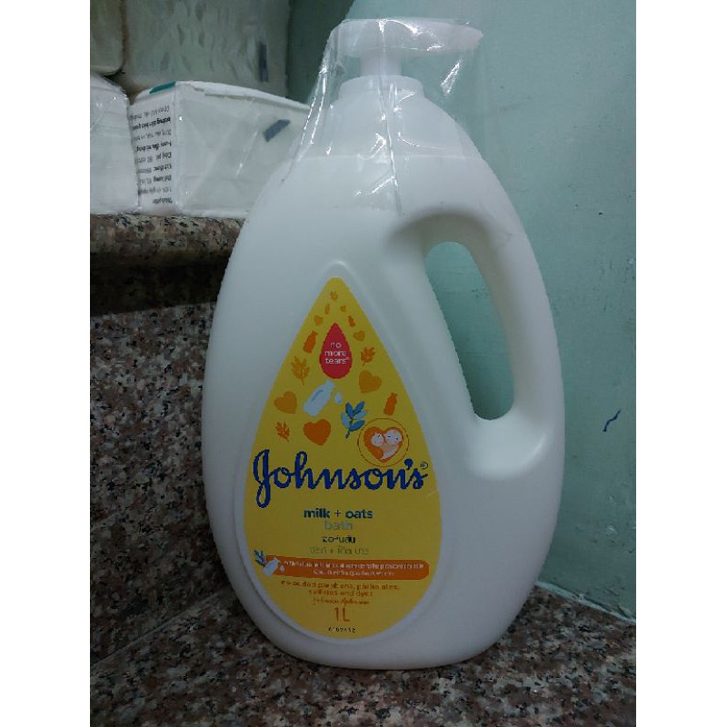 Sữa tắm Johnson's chứa sữa và yến mạch 1000ml