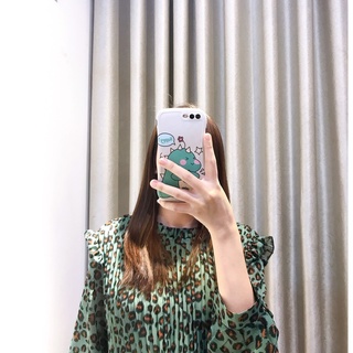 Váy voan xếp li