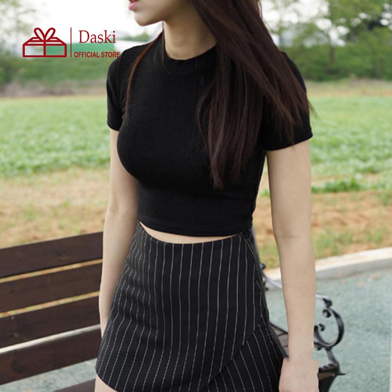 [Mã FAMAYWA giảm 10K đơn 50K] Áo Croptop Cổ Tròn Daski , áo phong trơn nữa 2 màu đen trắng ulzzang