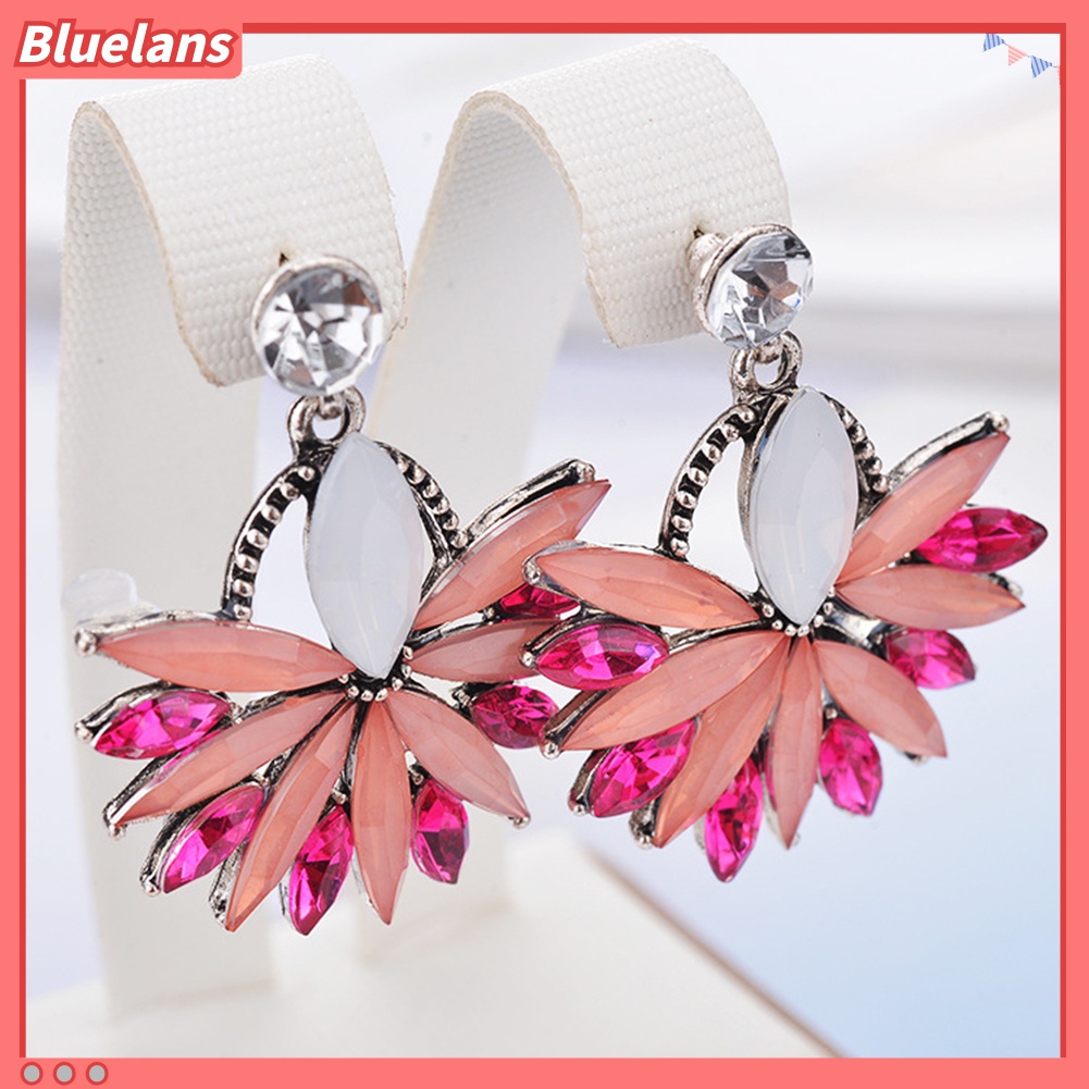 Khuyên tai nữ hình bông hoa đính đá sang trọng