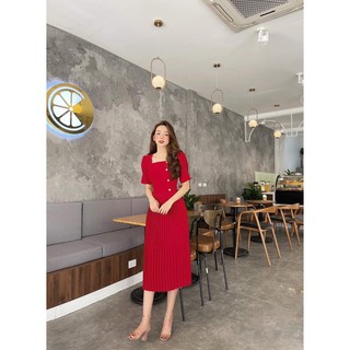 Váy đầm dáng xoè , váy cổ vuống dáng dài quá gối , xếp ly cúc ngọc dáng dài