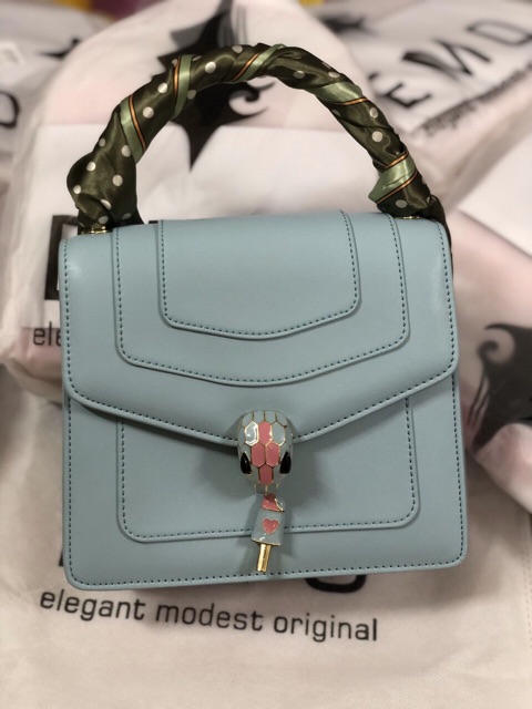 Túi Emo đầu rắn có sẵn 4 mầu . Kèm khăn siêu xinh