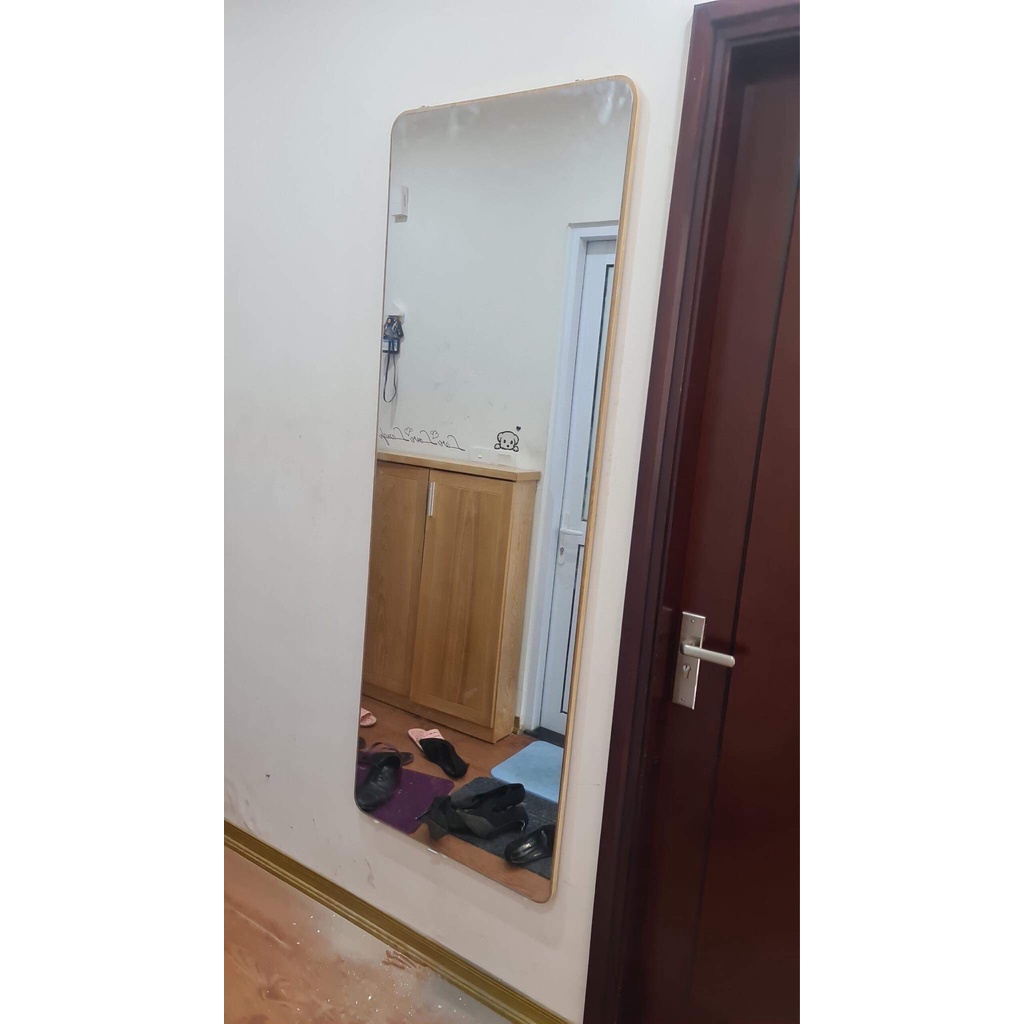 Gương soi toàn thân tràn viền không chân. chất gương siêu nịnh