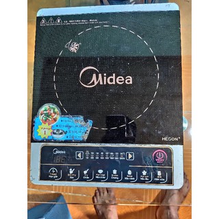 Bếp từ Midea