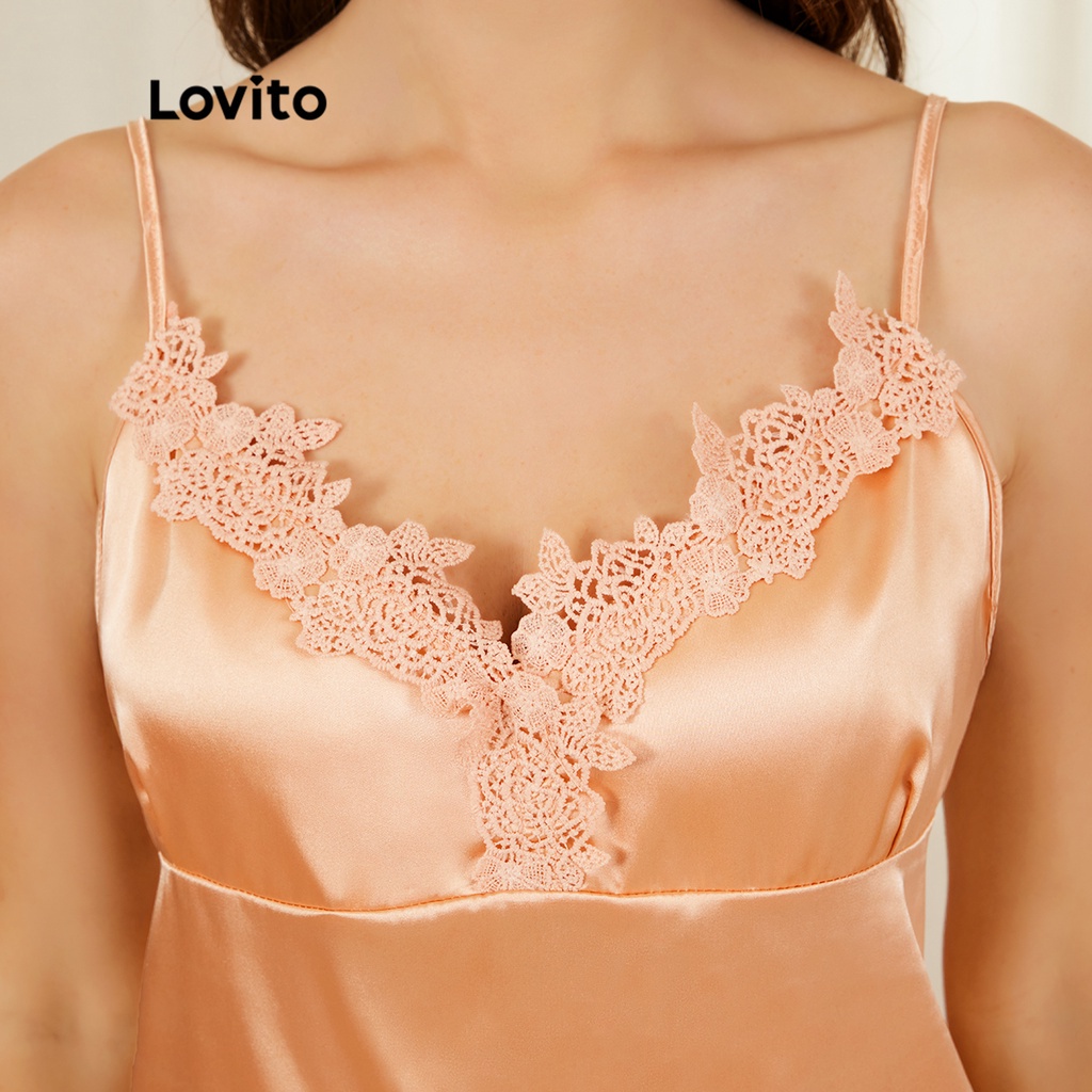 Set đồ pajama Lovito dây treo màu trơn cổ chữ V sâu phối ren tương phản mát và thoáng khí phong cách thường ngày L18X649 (Màu trắng nhạt)