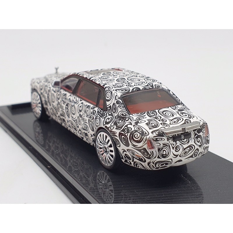 Xe Mô Hình Rolls-Royce Phantom 1:64 Collector's Model (Trắng Hoạ Tiết Đen)