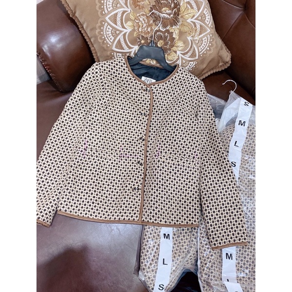 Áo khoác dạ viền nâu tiểu thư sang chảnh | BigBuy360 - bigbuy360.vn