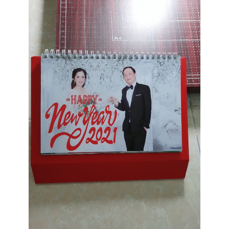 Xả hàng: Đế lịch để bàn