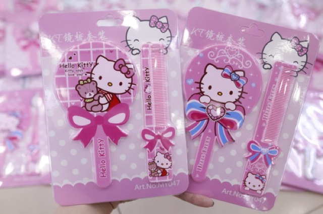 Set gương lược Hello Kitty mini bỏ túi xinh xắn