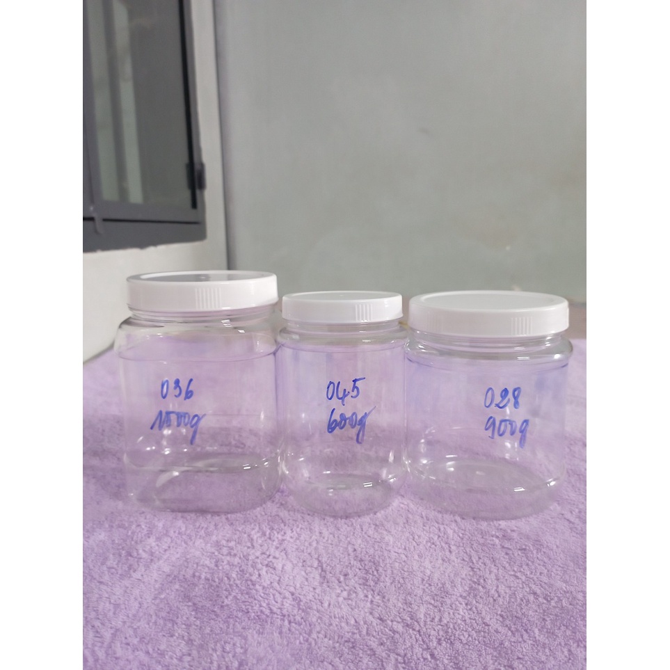Bloc 12 hủ nhựa nắp trắng mã 045/028/036/ của Công Ty Duy Tân