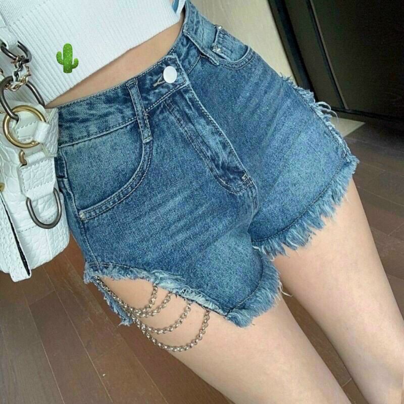 Quần short jean phối dây xích lai kiểu dáng độc lạ