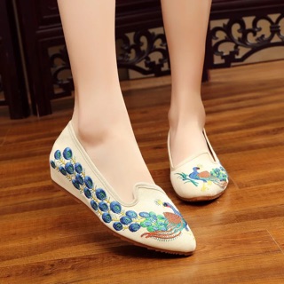 Giày vải thêu( sẵn đen 37)