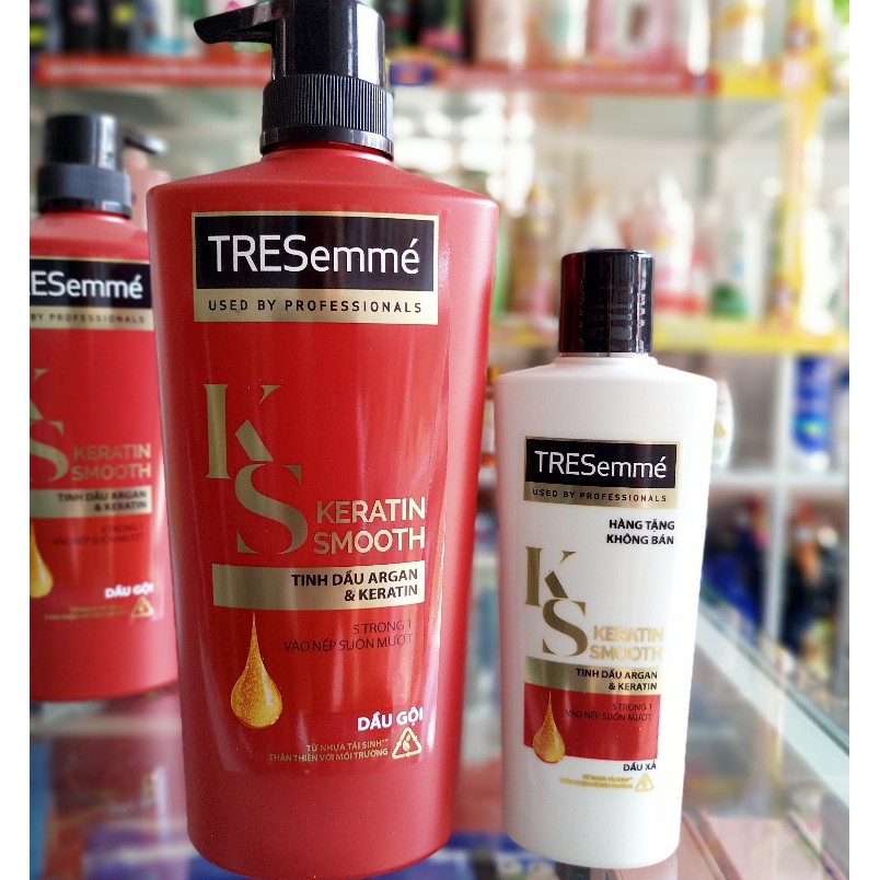 Combo Tresemme Keratin Smooth (1 gội 650g + 1 xả 140g)