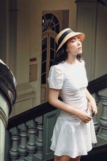 Đầm chân váy đuôi cá trắng