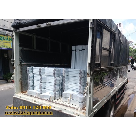 1 thanh V3x3, dày 1.5ly. Quy cách 30cm hoặc 40cm. Sơn tĩnh điện màu XÁM GHI.