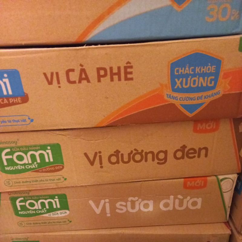 Thùng sữa Fami vị sữa dừa, cà phê, đậu đỏ, đường đen