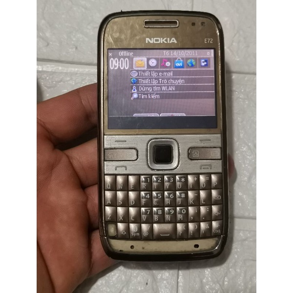 Điện thoại nokia e72 bị vệt đen phía dưới màn dùng vẫn ok xem video mở âm thanh lên mổ tả rõ dàng giá bán chỉ máy