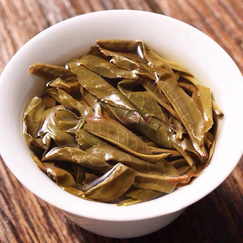 Bánh Trà Phổ Nhĩ Sống 357g Lão Ban Chương năm 2008 hộp quà sang trọng cao cấp