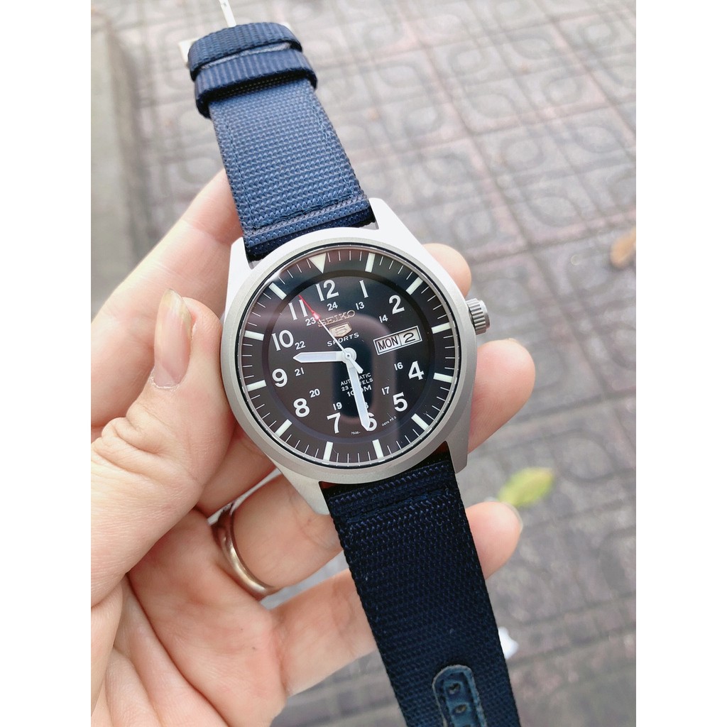 ĐỒNG HỒ NAM SEIKO 5 SPORT SNZG11K1 , DÂY NATO XANH NAVY, SIZE 42MM, AUTOMATIC