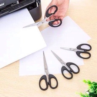 Kéo cắt giấy tiện dụng