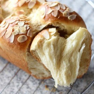 NƯỚC HOA CAM, TINH DẦU HOA CAM LÀM BÁNH MÌ HOA CÚC, TẠO HƯƠNG CHO CÁC LOẠI BÁNH, KẸO TỰ NHIÊN, HÀNG CHÍNH HÃNG CHAI LỚN