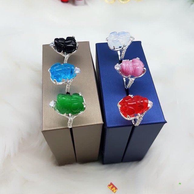 Nhẫn tỳ hưu bọc bạc đính đá