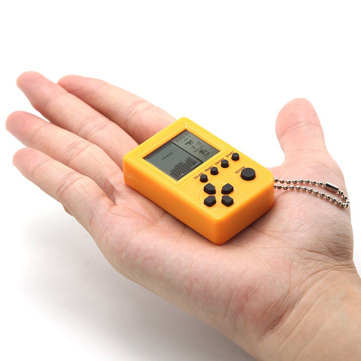 Máy Chơi Game Mini Cầm Tay Cổ Điển -Kiêm Móc Treo Chìa Khóa (Màu Ngẫu Nhiên)