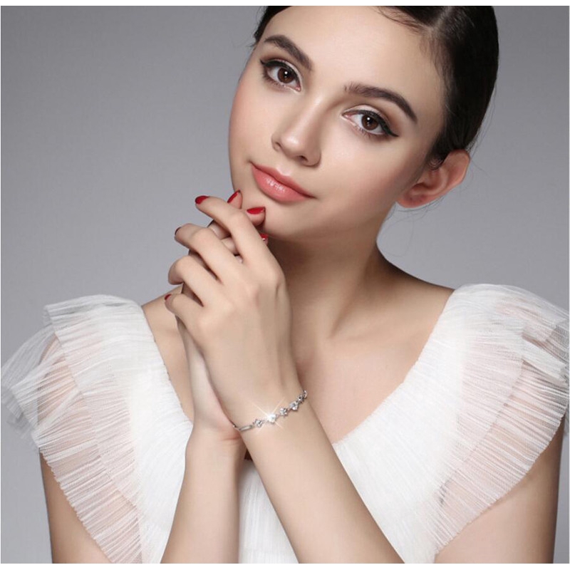 Bộ Vòng Tay Mới Với Kim Cương