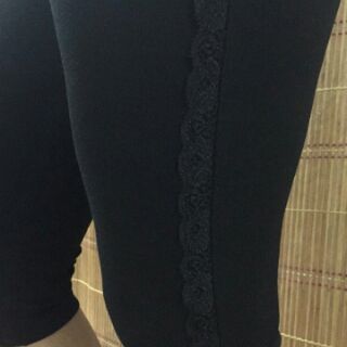 Quần legging bầu lửng. Màu đen.