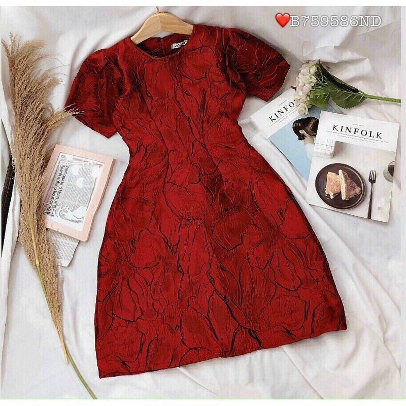 Đầm gấm hoạ tiết tay bồng chơi Tết ảnh thật | BigBuy360 - bigbuy360.vn