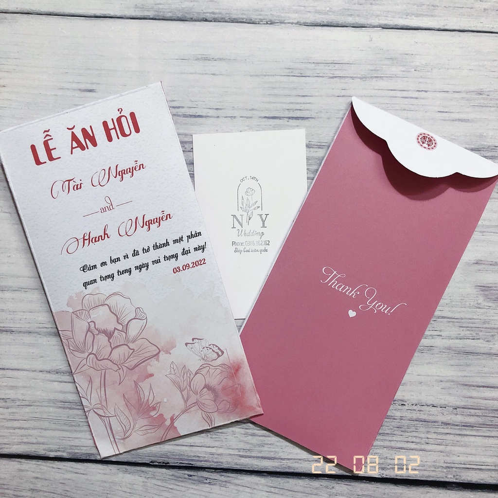 Bao lì xì đám cưới đẹp in tên dâu rể kèm lời cảm ơn đội bê tráp