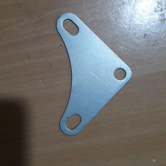 Ke góc lắp kệ sắt đa năng chỉ 1k