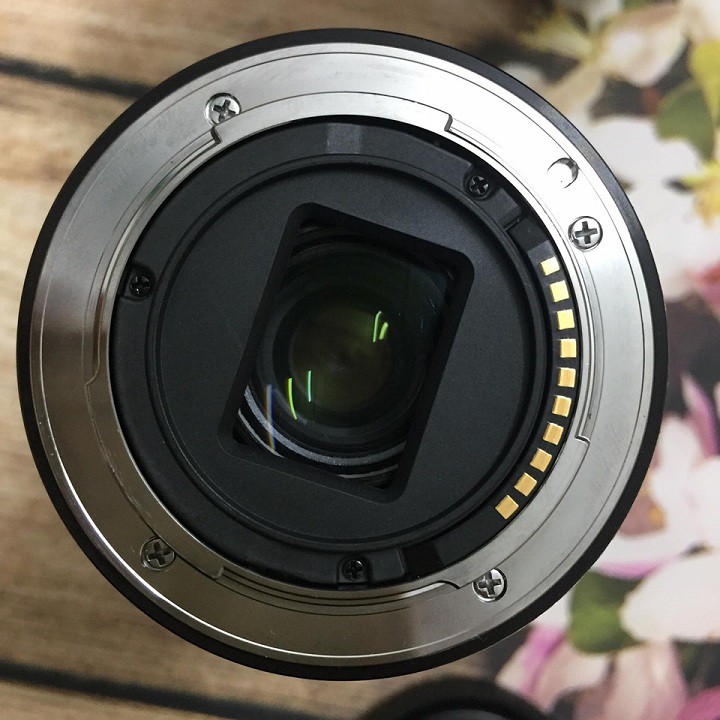 Ống kính Sony Sel 18-200 mm f/3.5-6.3 OSS