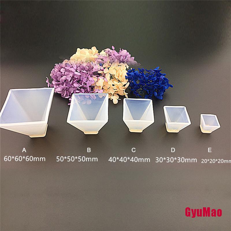 Khuôn Silicone Làm Trang Sức Hình Kim Tự Tháp