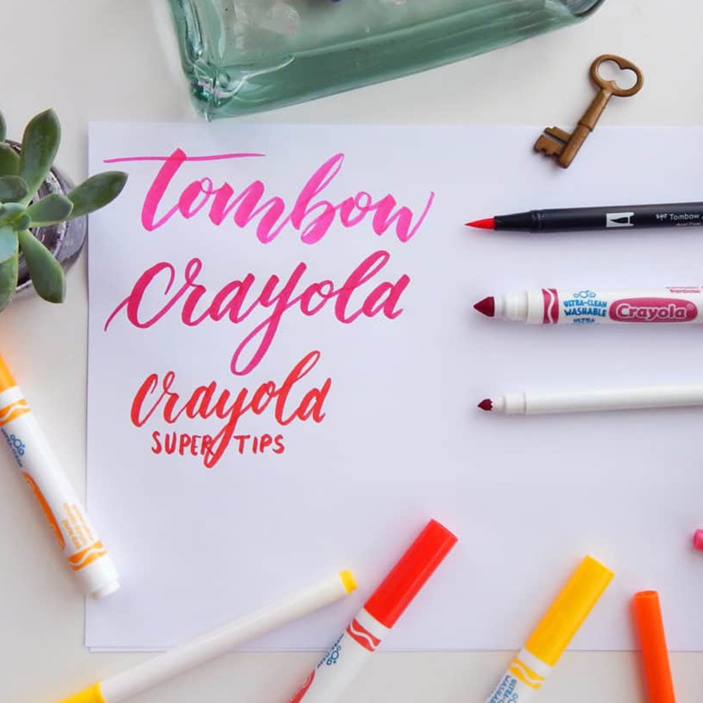 Bộ 12 bút đánh dấu đầu tròn có thể rửa được Crayola Ultra-Clean Washable Markers